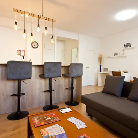 Casa Roberto - Apartment, Lift, Ac, Car Parking - Extra アパート *