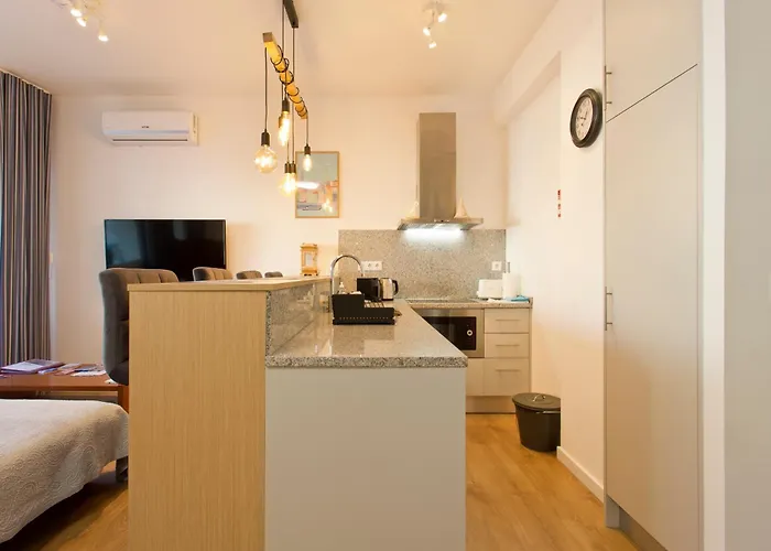 Casa Roberto - Apartment, Lift, Ac, Car Parking - Extra